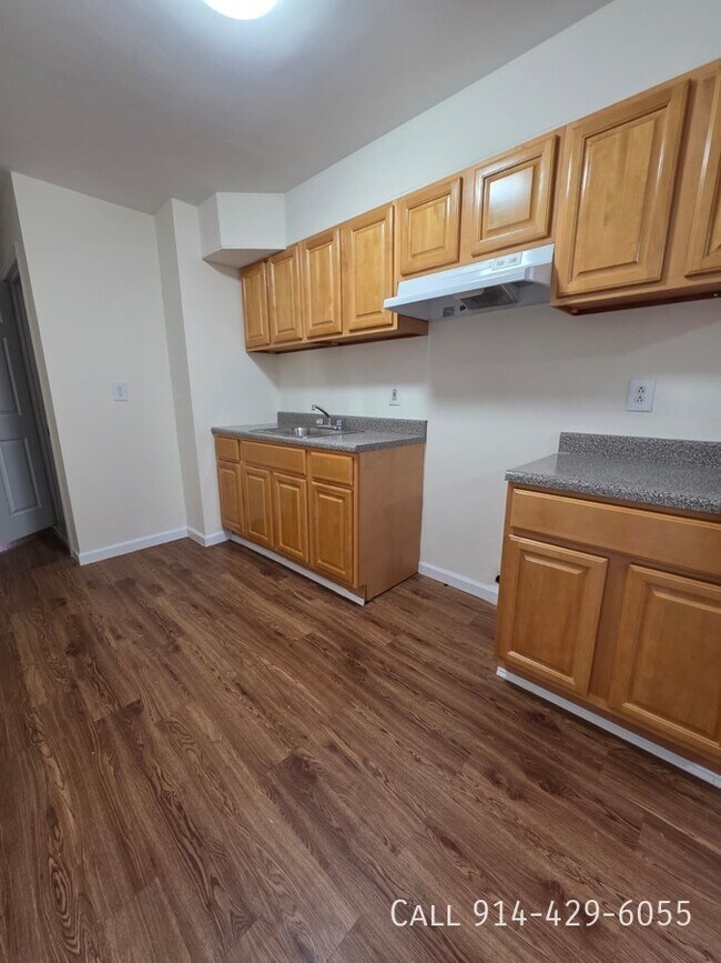 Photo - 143 School St