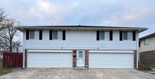 Front - 1219 Hilltop Dr Unit 402