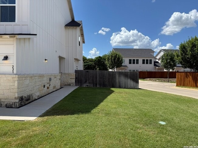 Photo - 231 Sapphire Dr