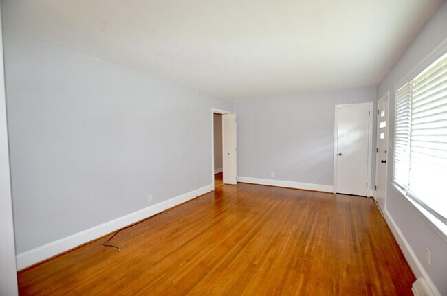 Photo - 4120 Leeds Dr