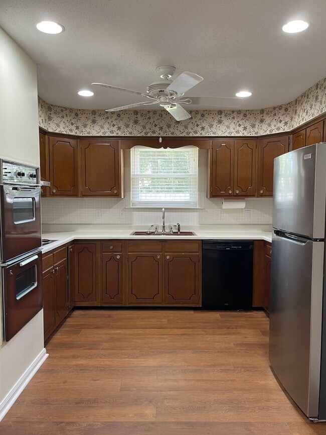 Photo - 5424 Wimbledon Ct