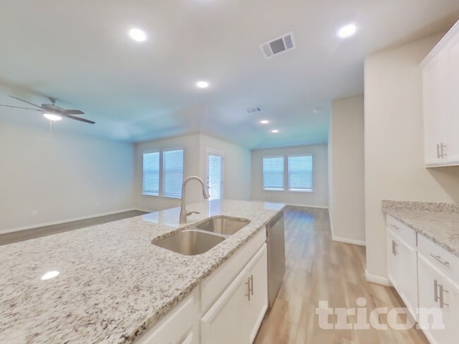 Photo - 13507 Emerson Wy