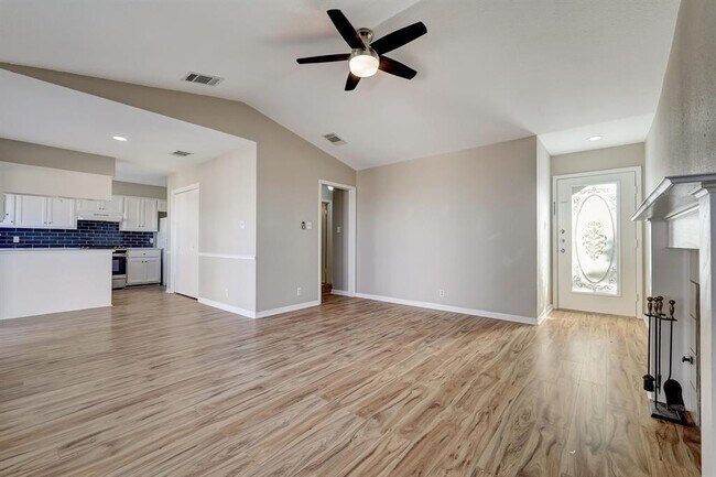 Photo - 1406 Hyridge Cir