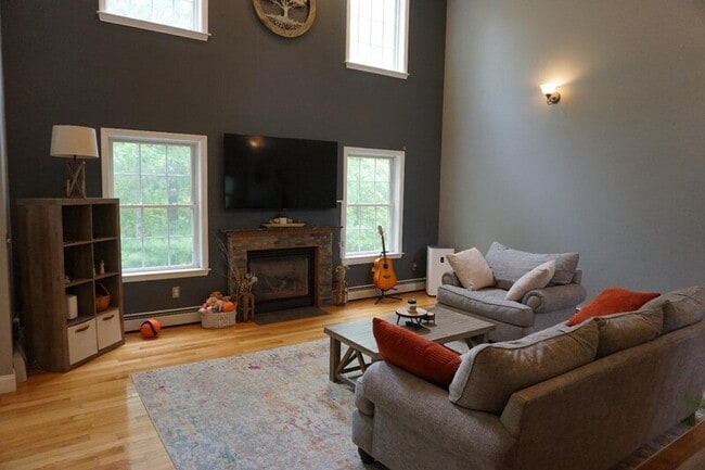 Photo - 60 Rockwood Dr