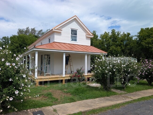 Building Photo - 5761 Gospel St