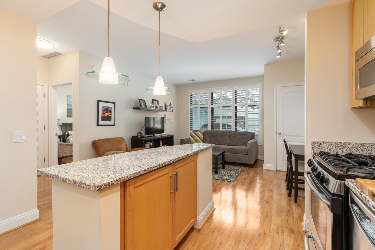 Photo - 525 N Fayette St (Alexandria, VA)