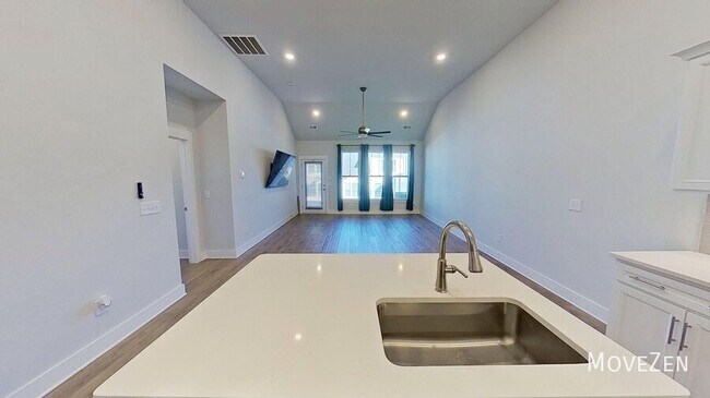 Photo - 210 Woodhouse Wy