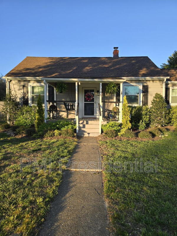 Building Photo - 7346 Edgeworth Rd