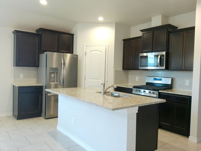 Photo - 7701 Lariat Toss Dr