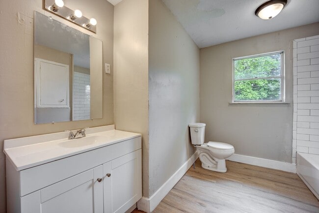 Photo - FREE MONTH RENT! Freshly Updated 3 Bedroom House