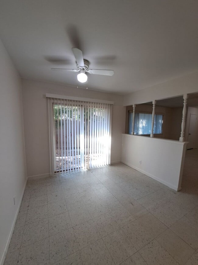 Photo - 4864 E University Ave Unidad B