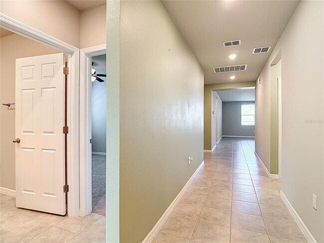 Photo - 928 Cambridge Dr