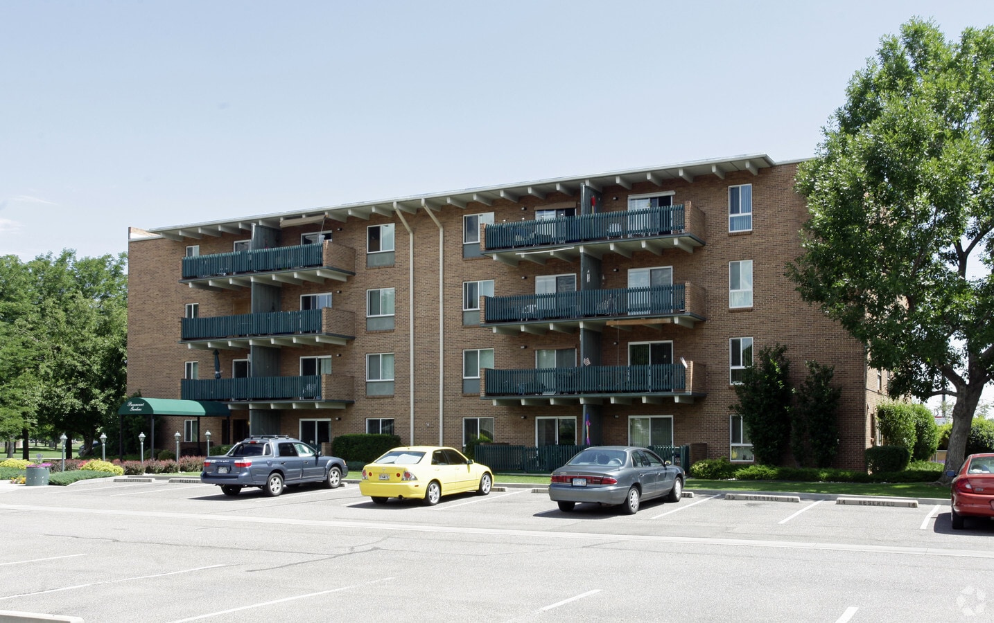 Paramount Garden Apartments Lakewood, CO