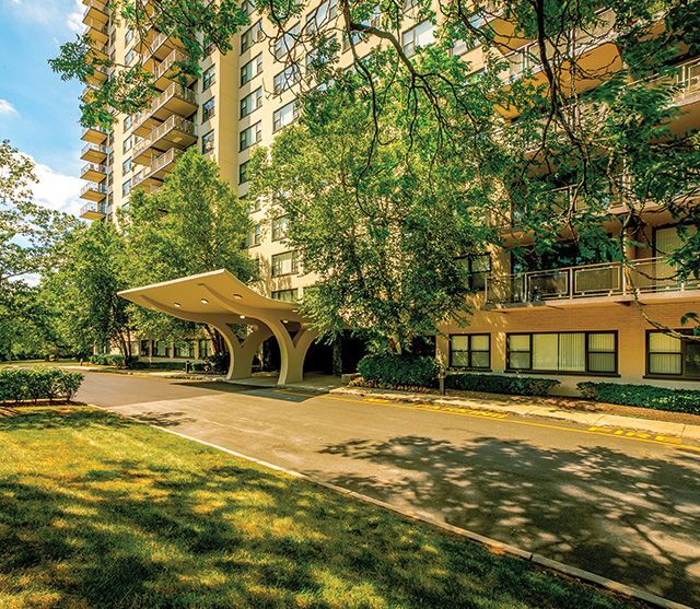 Colony House Apartments
