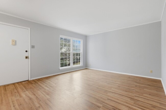 Photo - 8702 Village Dr