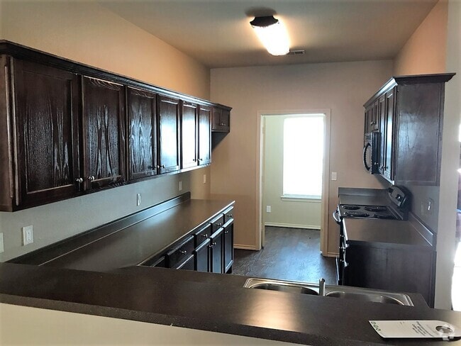Building Photo - 4215 Castlegate Dr Unit 4215 Rental