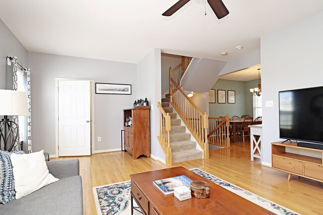 Spring Creek Living! Pet-Friendly Townhome - Spring Creek Living! Pet-Friendly Townhome
