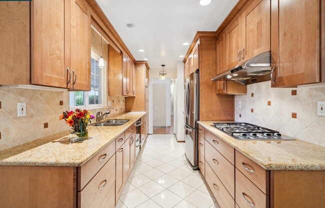 Photo - 2610 Walnut Blvd