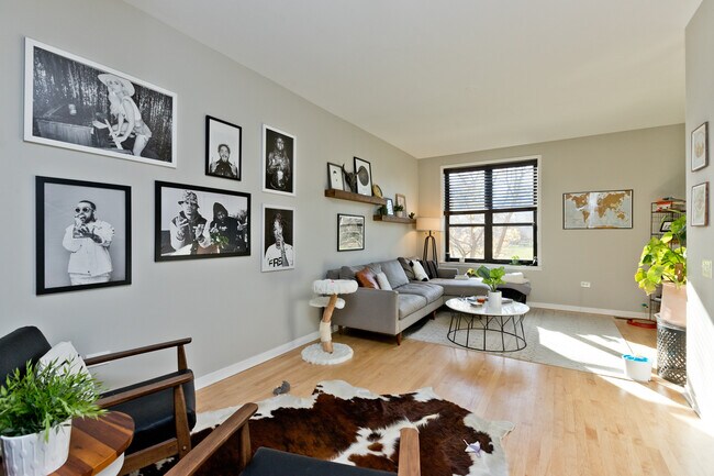 Photo - 434 W Elm St Unit 1