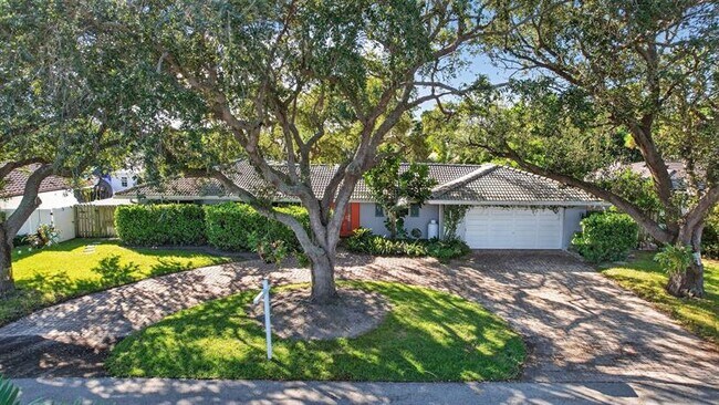 Photo - 2740 NE 34th St