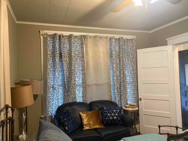 Photo - 1887 State St