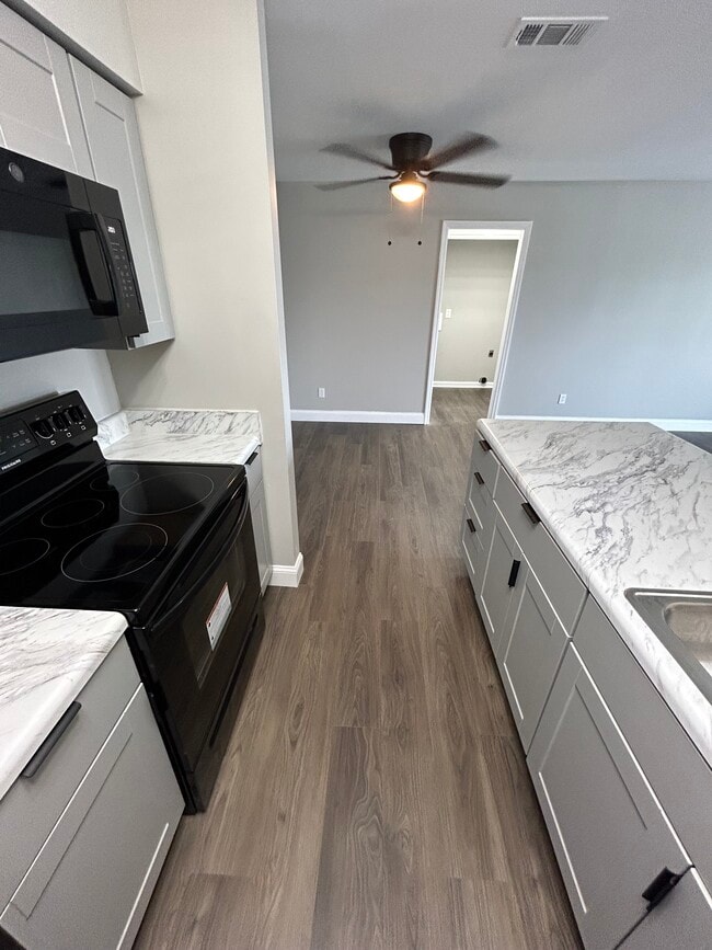 112 Prescott Pl Unit 112 Prescott Place