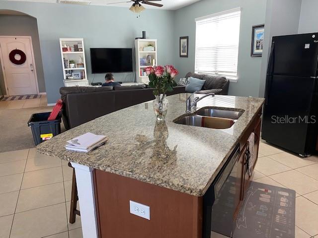 Photo - 610 Silverthorn Pl