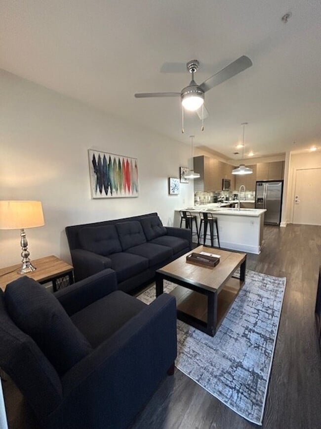 Building Photo - 915 Battery Ave SE Unit ID1332024P