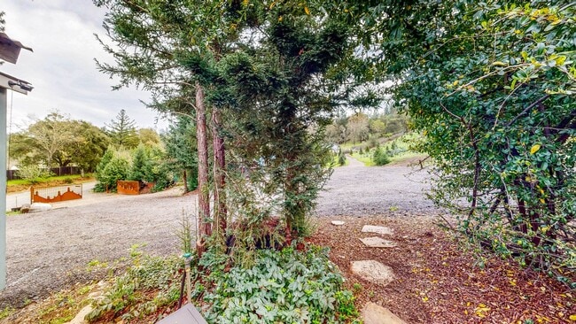 Photo - Gated 2 bedroom 1 bath at Pochini Family Farm!