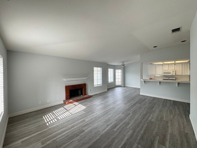 Photo - Welcome to Your New Home: Stunning Apartments in Monrovia Unit 579 W. Lemon Avenue