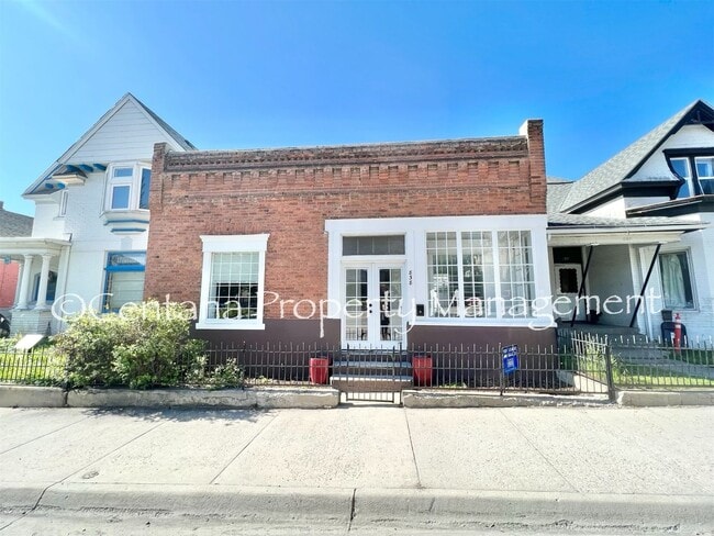 Photo - 838 W Park St