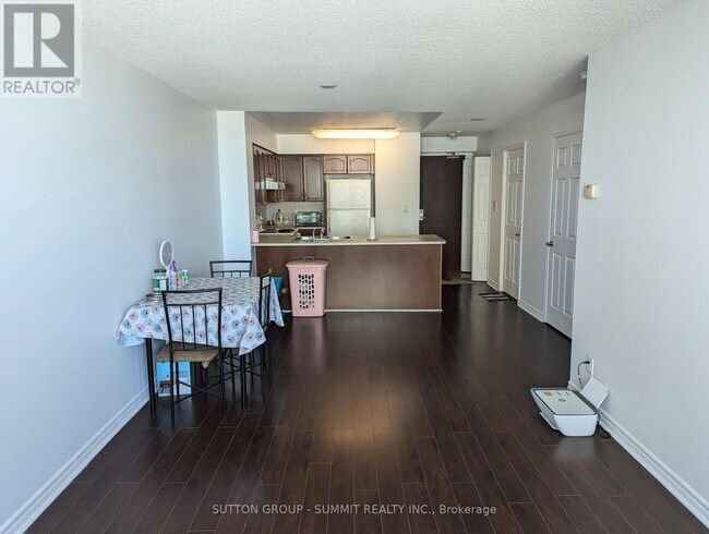 Photo - 335 Rathburn Rd W Unité 1616