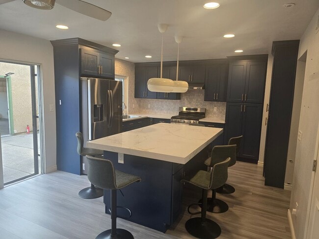 Building Photo - Beautiful Townhome for Rent