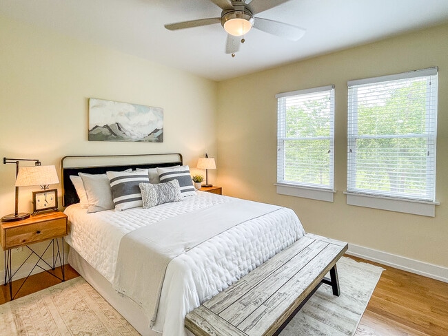 Photo - 920 Grand Ave Unit 1