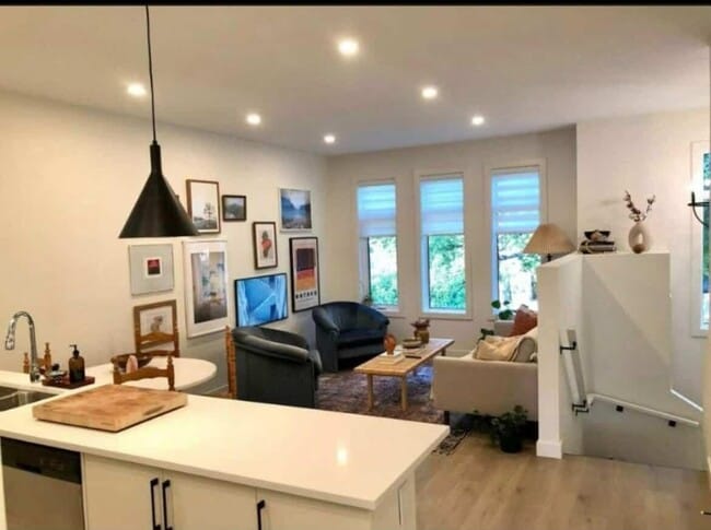 Building Photo - 464A Centennial St