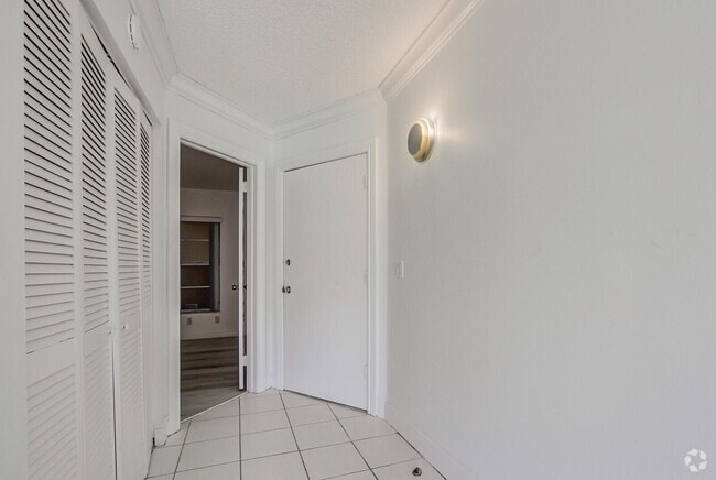 Building Photo - 342 Southwind Dr Unit 109 Rental