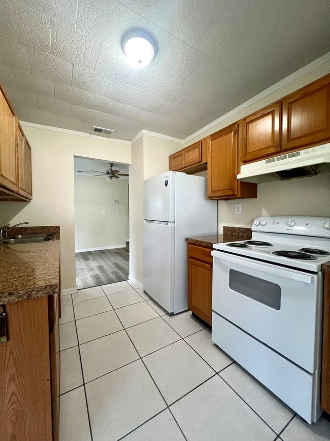 Photo - 3 Bed, 2 Bath FOR RENT- South Zepyhrhills