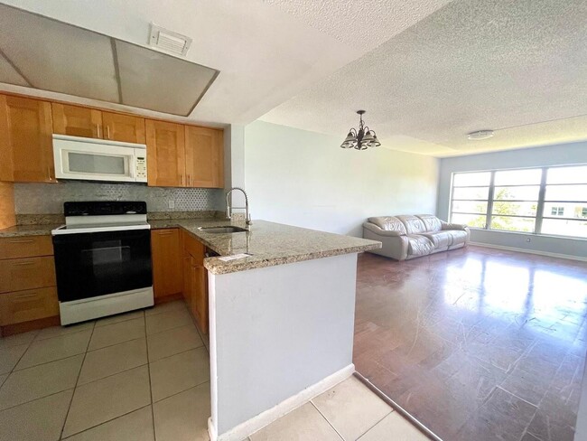 Photo - 1101 Crystal Lake Dr Unit 205