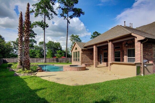 Photo - 34 Canoe Bend Ct