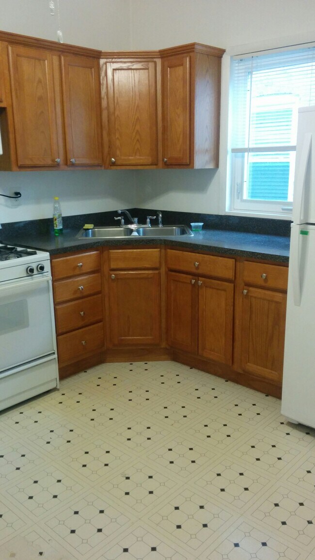 Photo - 5848 N Moody Ave Unidad 2