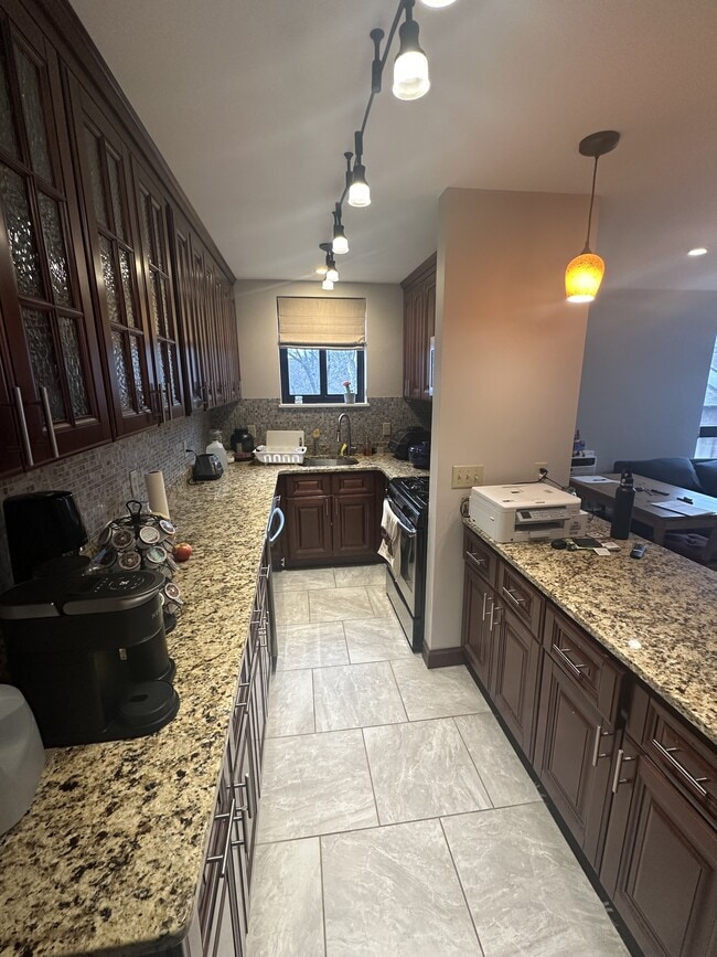 Photo - 1912 Dupont Ave S