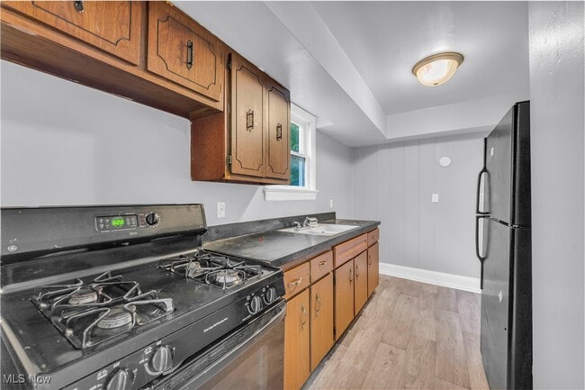 Building Photo - 9702 Laird Ave Unit Front DN Rental