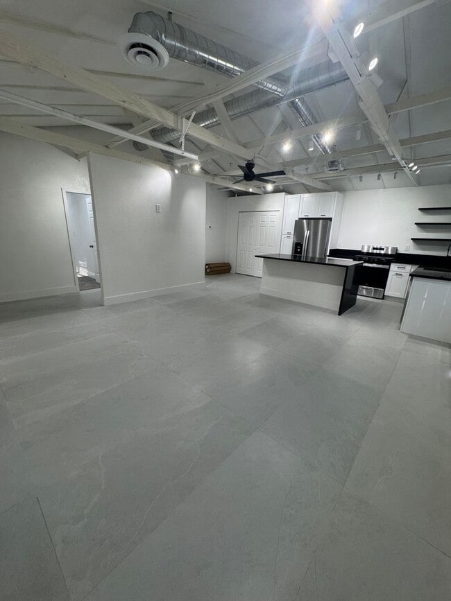 Photo - 800 Canosa Ave Unit 2