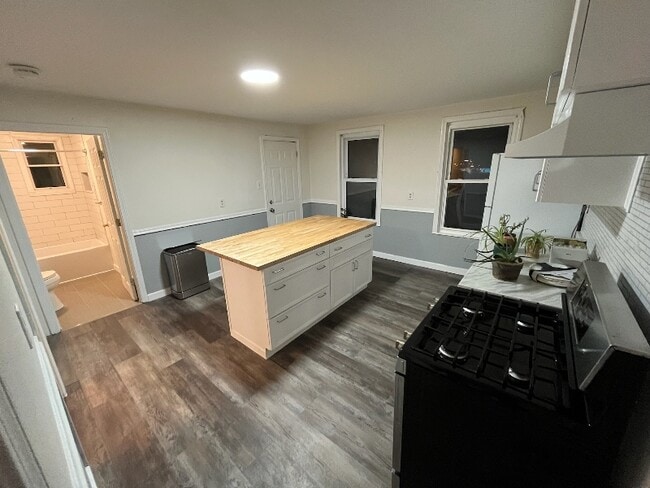 Photo - 661 Millbury St Unidad 2