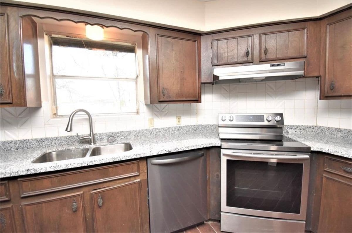 Photo - 126 Rollingwood St