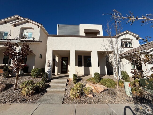 Building Photo - SPACIOUS HOME FOR RENT IN DESERT COLOR!