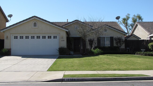 Home in Northwest Bakersfield with Solar - Home in Northwest Bakersfield with Solar