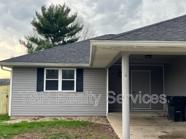 Photo - 201 W Knox St