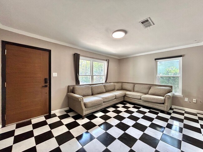 Photo - 2309 Devonshire Dr Unit A