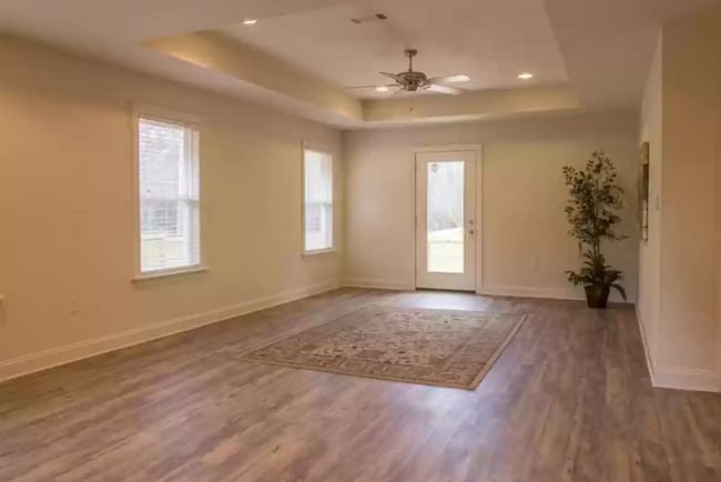 Photo - 106 Crowns Pt